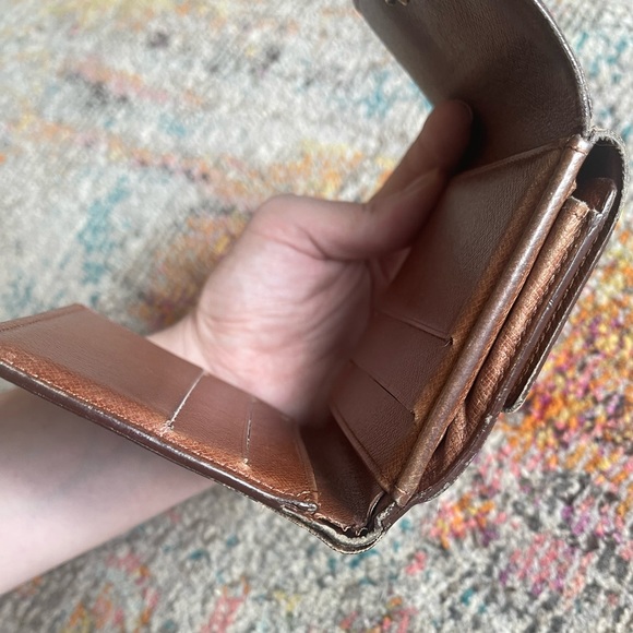 Louis Vuitton Classic Monogram Double Sided Snap Wallet - Picture 6 of 8